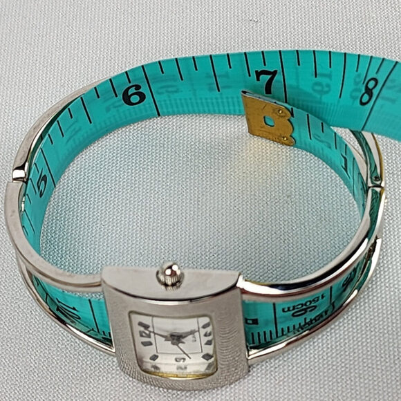 Silver Quartz Hinge Watch - Picture 9 of 9
